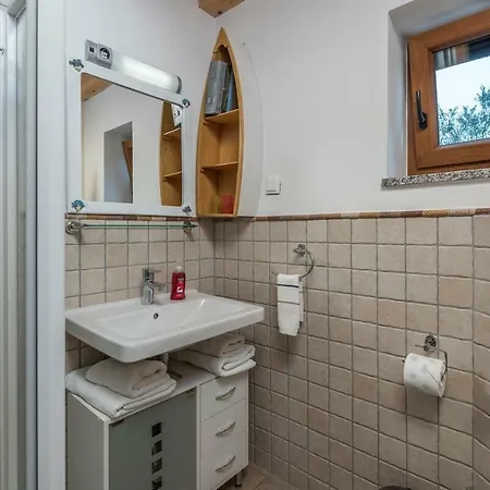 Complex Anja Sveti Lovreč Pazenatički