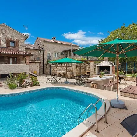 Gostinjska kuća Complex Anja 3*