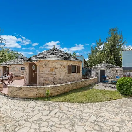 Complex Anja Guest house
