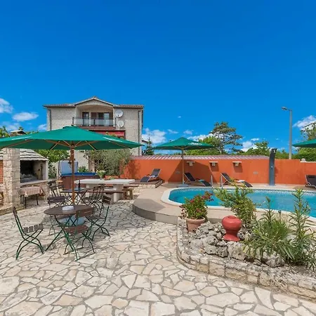 Complex Anja Guest house Sveti Lovrec Pazenaticki
