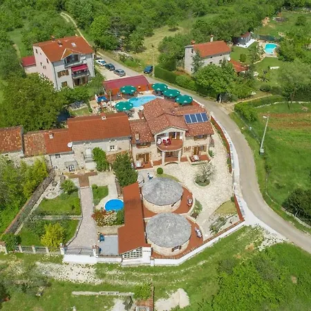 Complex Anja بيت ضيافة Sveti Lovreč Pazenatički