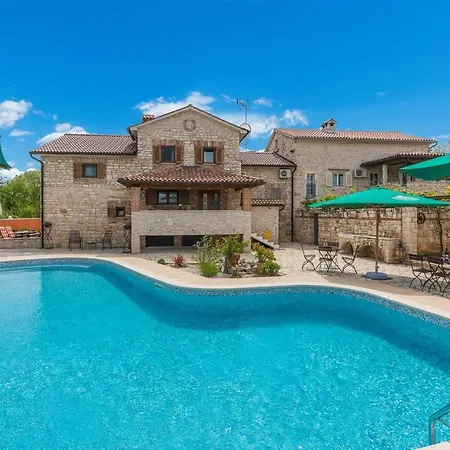 Complex Anja Penzion Sveti Lovreč Pazenatički